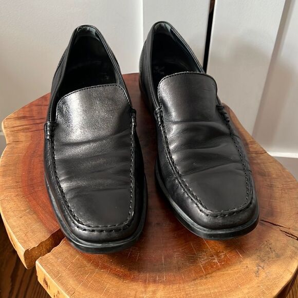 Tod’s Driving Loafers - Picture 1 of 12